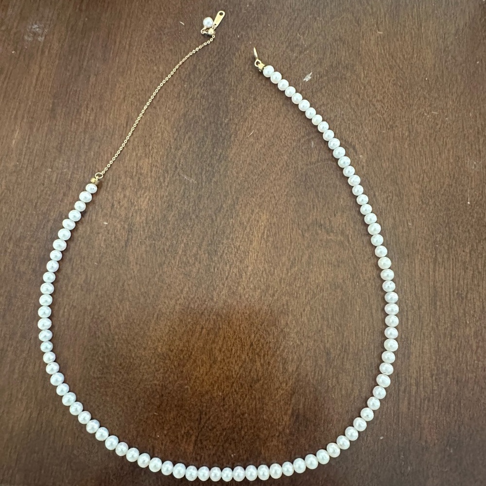 18K Gold Pearl Choker Necklace